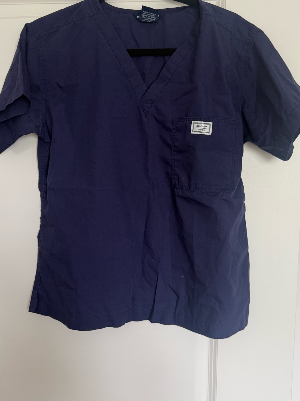Women’s blue sky scrub Navy V-Neck Scrub Top with Chest Pocket